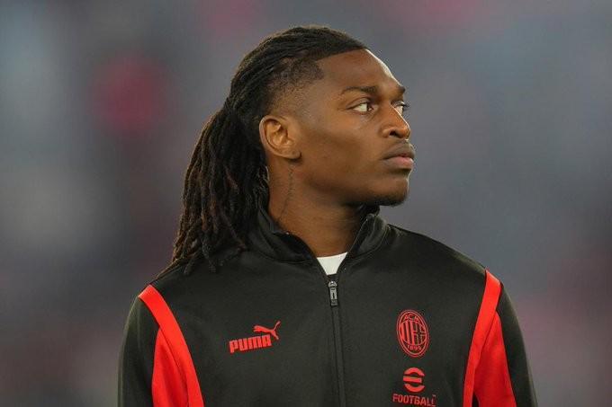 开云体育下载-跟队记者：莱奥的小腿仍有些不适，出战博洛尼亚的可能性较小