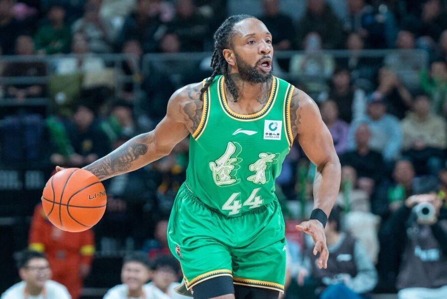 开云体育下载-辽宁男篮输球，威尔斯神情沮丧；北京男篮伤大将，胡明轩状态好转