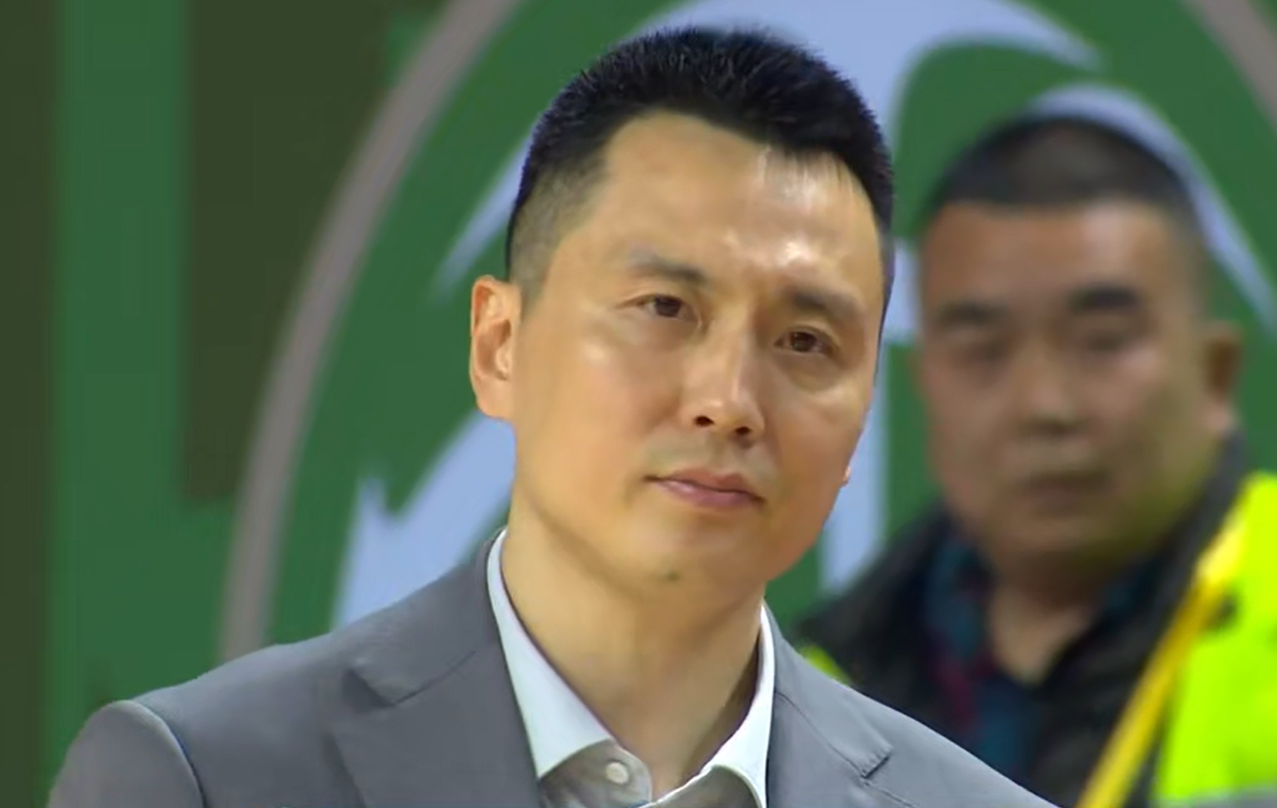 开云app-破案了！洛夫顿说不打，后来又打，卢伟进行了解答